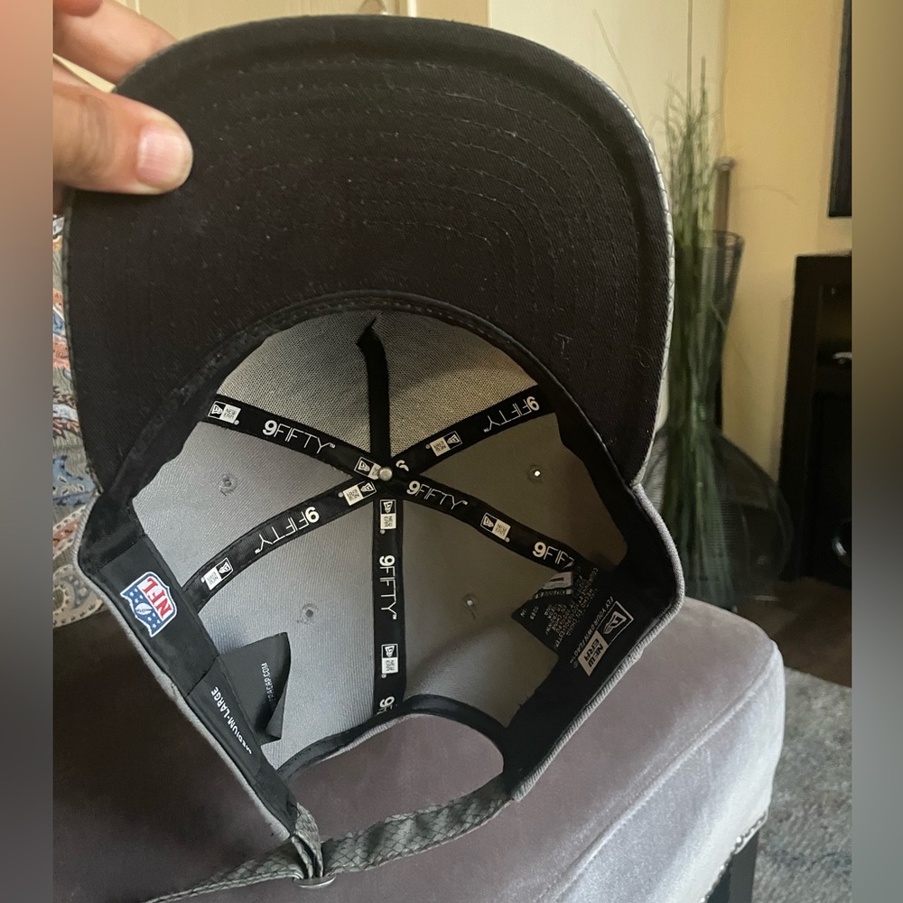 Oakland Raiders hat - Picture 6 of 6
